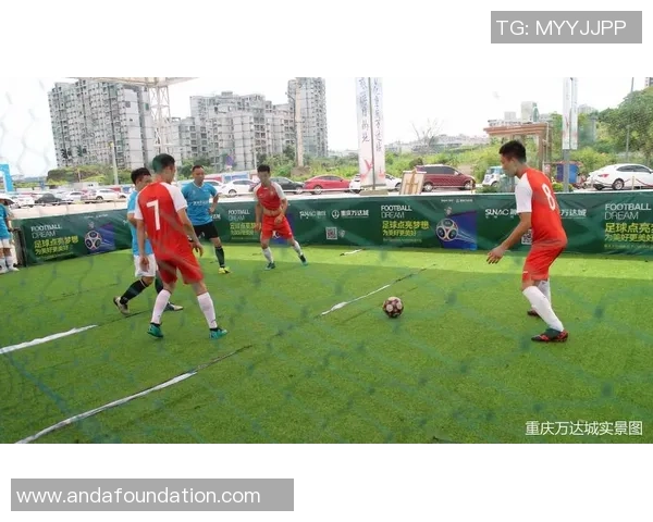 足球明星热情亲吻镜头瞬间捕捉展现魅力与激情的精彩时刻 足球明星热情亲吻镜头瞬间捕捉展现魅力与激情的精彩时刻