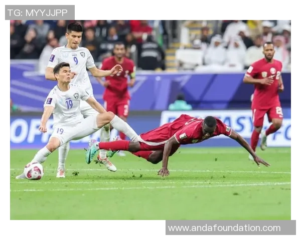 足球明星精彩射门瞬间高清图片展现足球魅力与激情的完美结合